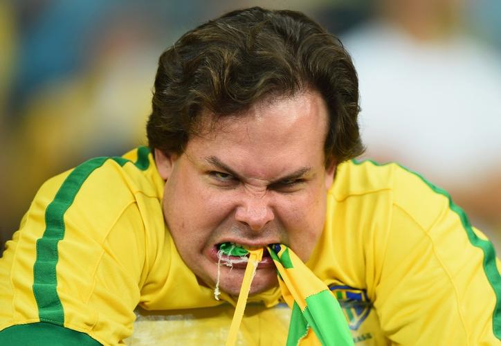 巴西输球后观众反应